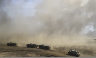 روسيا تطلق تدريبات واسعة لفحص الاستعداد القتالي قرب الحدود مع أوكرانيا