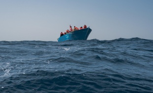 الخارجية: نتابع غرق قارب قبالة سواحل جزيرة ليسڤوس اليونانية