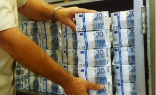 البنك المركزي الأوروبي يتوقع انخفاضاً سريع لمعدل التضخم 