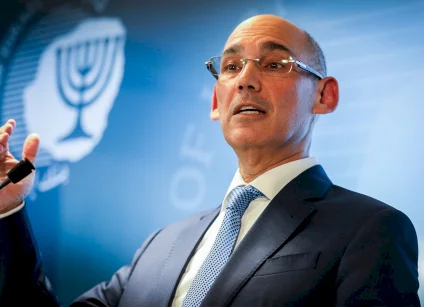 محافظ بنك إسرائيل: الحرب تلحق ضرراً بالغاً بالنشاط الاقتصادي واستمرارها سيخلق تحديات مالية أكبر 