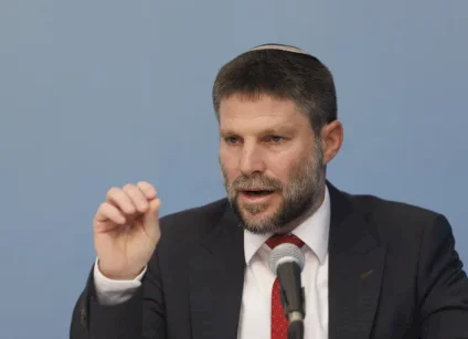 سموتريتش يهدد بالقضاء التام على السلطة الفلسطينية