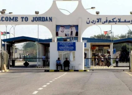 مصادر: إجراءات مشددة على جسر الملك حسين بعد كشف شبكات التذاكر السوداء
