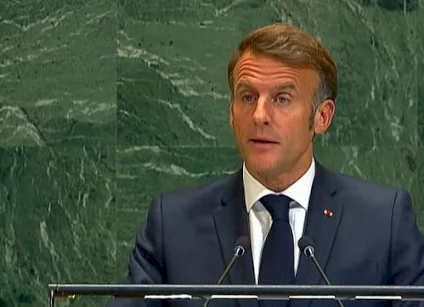 ماكرون يطالب إسرائيل بالتخلي عن أي هجوم بري على لبنان