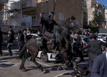 Le vice-procureur général accuse le gouvernement israélien de violer la décision de la Cour suprême concernant le recrutement des Haredim