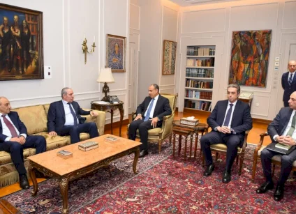 Le cheikh discute avec des responsables égyptiens des dernières évolutions politiques dans les territoires palestiniens