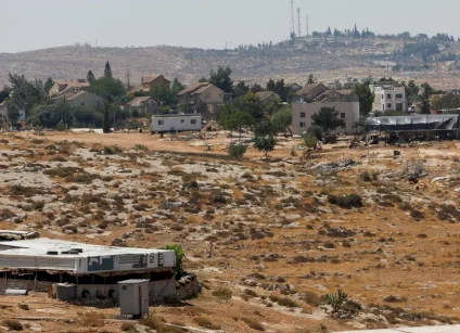 התנגדות לחומות ולבניה בהתנחלויות: פרסום מכרזים לבנייה ב-E1 הוא הצהרה מפורשת על המעבר לשלב הביצוע וגרימת נזק מכוון לפתרון שתי המדינות