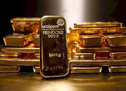 الذهب يستقر ويتجه لتسجيل مكسبه الشهري السابع على التوالي