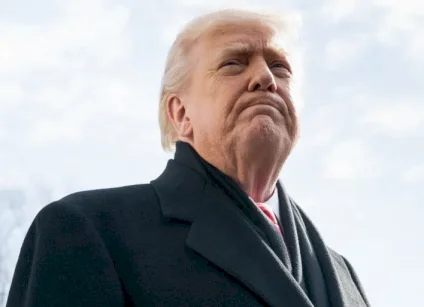 مقال ببلومبيرغ يحذر ترمب من "الغطرسة" مع إيران والانجرار وراء إسرائيل