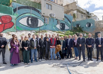 ممثل الاتحاد الأوروبي يزور سلوان في ظل تصاعد عمليات الإخلاء القسري وهدم المنازل