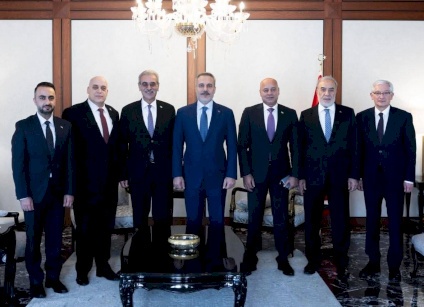 تركيا تقرر تزويد لجنة إدارة غزة بـ 20 ألف كرفان كدفعة أولى