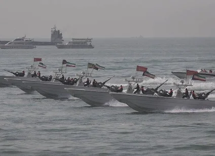 إيران: الحرس الثوري يجري مناورات في مضيق هرمز