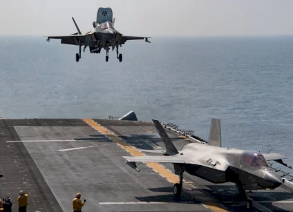 أميركا تدفع بمزيد من طائراتها الحربية إلى إسرائيل واتفاق على مفاوضات أوسع