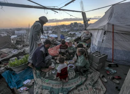 رمضانُ غزة.. حين يمتزجُ اليقينُ بالوجع في قلوبِ الصابرين