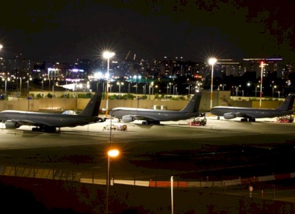 محدث:: إجلاء موظفين.. وصول قطار جوي أميركي لإسرائيل وحاملة أخرى تقترب من سواحل حيفا