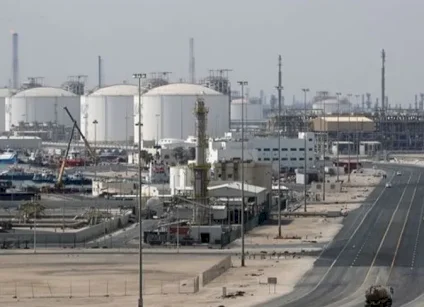 قطر تقلّص عدد العمال بأكبر منشأة لتصدير الغاز المسال في العالم