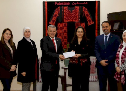 البنك الإسلامي الفلسطيني يقدم دعمه لجمعية إنعاش الأسرة
