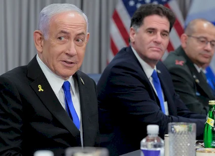 تقرير: نتنياهو يكلف ديرمر بمتابعة الملف اللبناني خلال الحرب وإدارة أي مفاوضات محتملة