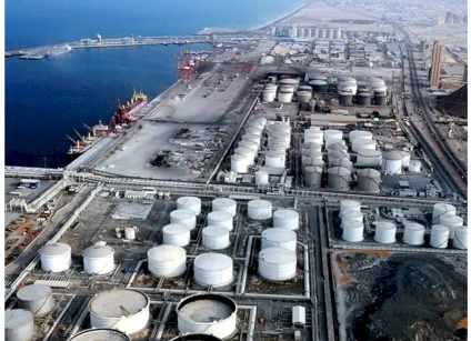 تعليق بعض العمليات في ميناء الفجيرة الإماراتي بعد هجوم بطائرات مسيرة