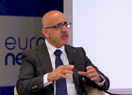 وزير المالية: ستبقى الحكومة ملتزمة بصرف الرواتب بنسب تحددها الإمكانيات المالية المتاحة