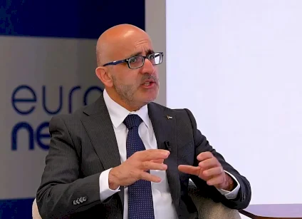 وزير المالية: ستبقى الحكومة ملتزمة بصرف الرواتب بنسب تحددها الإمكانيات المالية المتاحة