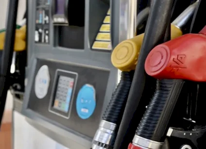 وزارة الطاقة: ارتفاع أسعار البنزين بنوعيه عالميا بنسبة 27.4% في الأسبوع 2 من آذار