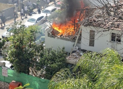 موجات صاروخية إيرانية متتالية تستهدف إسرائيل: مصابون وحرائق وأضرار (فيديو)