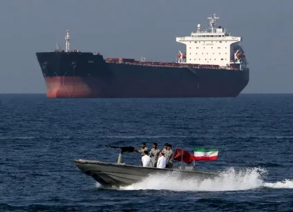 خطة معقدة من 3 مراحل.. التفاصيل المحتملة لمعركة فتح مضيق هرمز