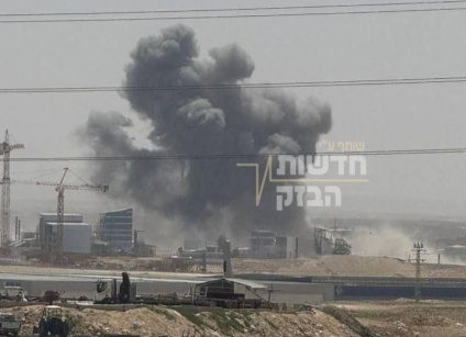 إصابة مباشرة بصاروخ في مجمع "نئوت حوفاف" للصناعات جنوبي إسرائيل (فيديو)