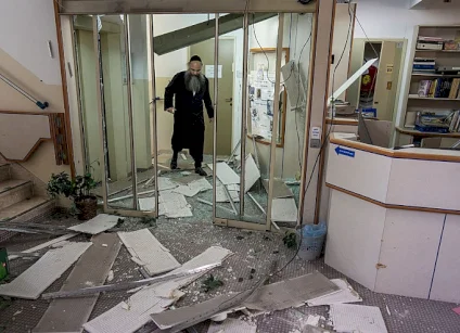 قيادة الجبهة الداخلية الإسرائيلية بصدد التوصية بالعودة إلى التعليم ضمن قيود