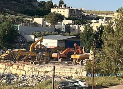 الاحتلال يشرع بهدم 20 منزلا في برطعة جنوب جنين