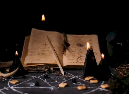 ما العقائد والديانات التي شطبها البنتاغون من سجلات الجيش؟