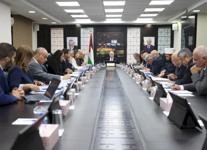 رئيس الوزراء: تحضيرات لإطلاق مشروع طاقة شمسية مركزي بالضفة بـ37 مليون دولار