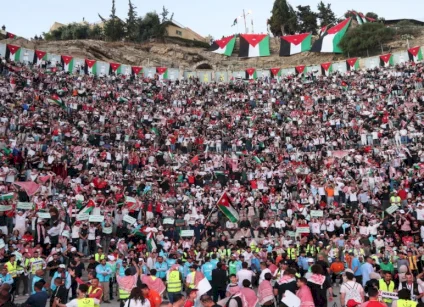 وفاة و8 إصابات بتدافع داخل الساحة الهاشمية بعمان خلال مباراة الجزائر والأردن
