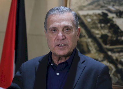 أبو ردينة: إرهاب المستوطنين في الضفة وحرب الإبادة سيبقيان المنطقة على حافة الهاوية
