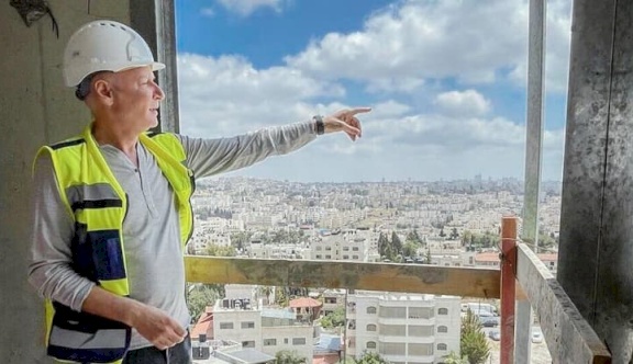 بشار المصري في مواجهة التحريض الإسرائيلي.. الكنيست يتدخل لمناقشة منع إقامة مشروع فندقي للمصري في القدس بعد دعوات عائلات قتلى السابع من أكتوبر