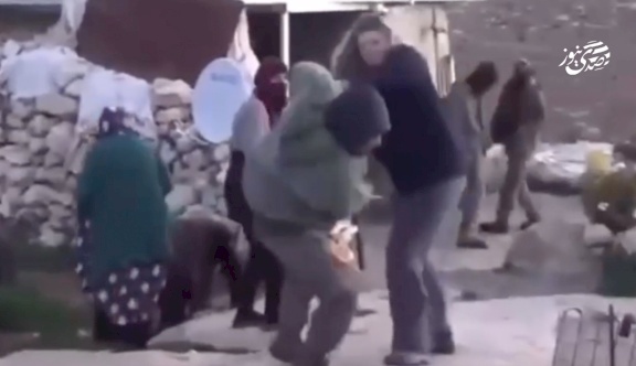 مستعمرون يعتدون على طفل والاحتلال يعتقل مسنا في مسافر يطا