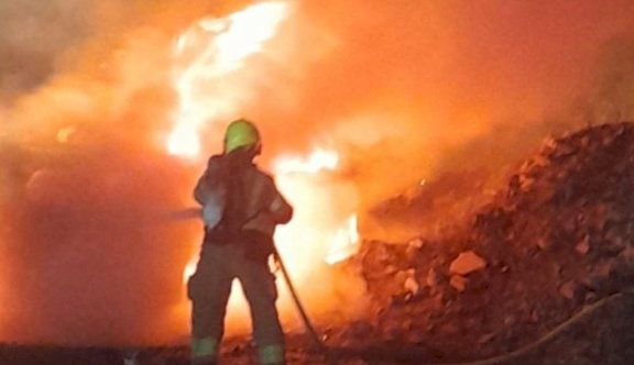 شرطة لندن: حريق متعمد يلتهم 4 سيارات إسعاف لمنظمة يهودية