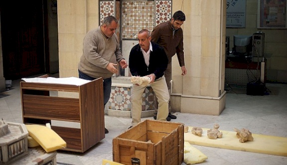 גניבת פריטים ארכיאולוגיים ויקרים מהמוזיאון הלאומי בדמשק