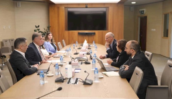 محافظ سلطة النقد يبحث مع وفد من البنك الدولي سبل تعزيز التعاون في مجالات الاستقرار المالي