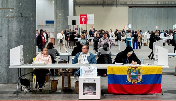 הפגנה עממית נגד החזרת הבסיסים הצבאיים האמריקאיים באקוודור