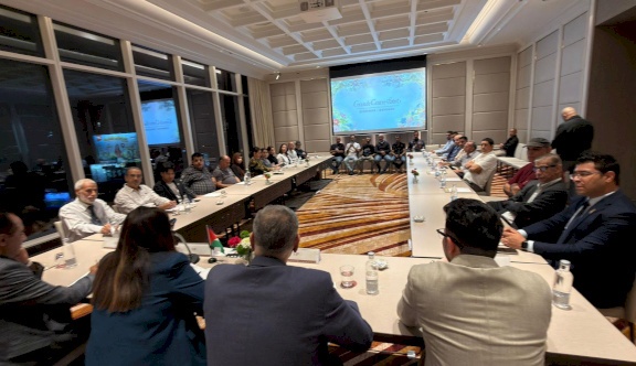 وزيرة الخارجية تبحث مع الجالية الفلسطينية في بانكوك آخر التطورات واحتياجاتهم القنصلية