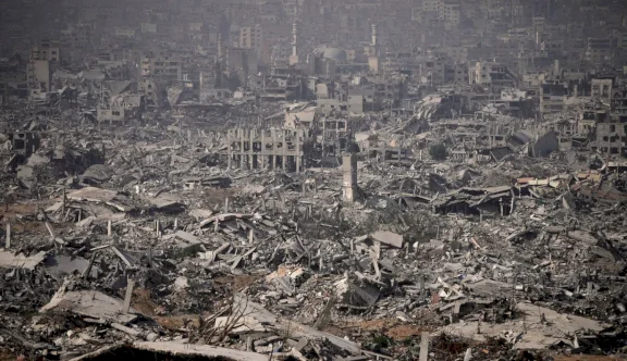 يديعوت أحرونوت: أميركا طلبت من إسرائيل تولي مسؤولية إزالة الأنقاض من غزة