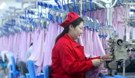 أرباح الشركات الصناعية في الصين تتراجع بأسرع وتيرة منذ أكثر من عام