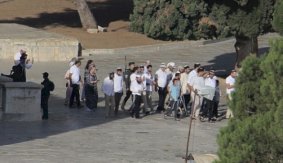 الشرطة الإسرائيلية تسمح بإدخال كتب صلوات يهودية للمسجد الأقصى