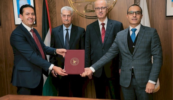 وفد من جامعة فلسطين الأهلية يزور جامعة النجاح الوطنية ويوقّع اتفاقية تعاون أكاديمي مشترك