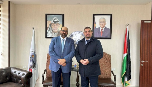 سفير جنوب إفريقيا في زيارة وداعية إلى نقابة المحامين 