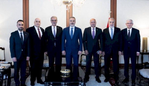 تركيا تقرر تزويد لجنة إدارة غزة بـ 20 ألف كرفان كدفعة أولى