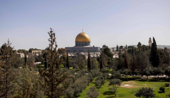 الاحتلال يغلق أبواب "الأقصى" لليوم الثالث بالتزامن مع فرض إغلاق على الضفة