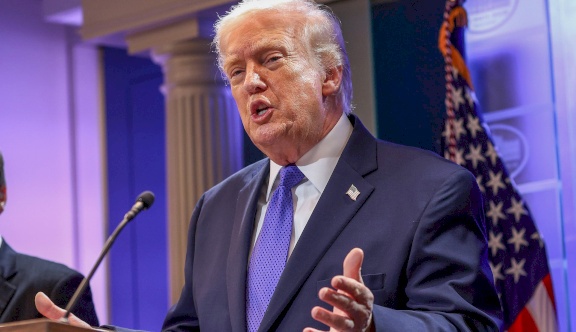 טראמפ מחליט להעלות את המכסים הגלובליים ל-15% במקום 10%