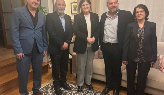 Une délégation du mouvement Fatah en Pologne rencontre la ministre des Affaires étrangères palestinienne à Varsovie